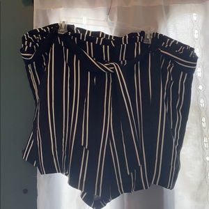 NWOT black and white striped shorts with belt